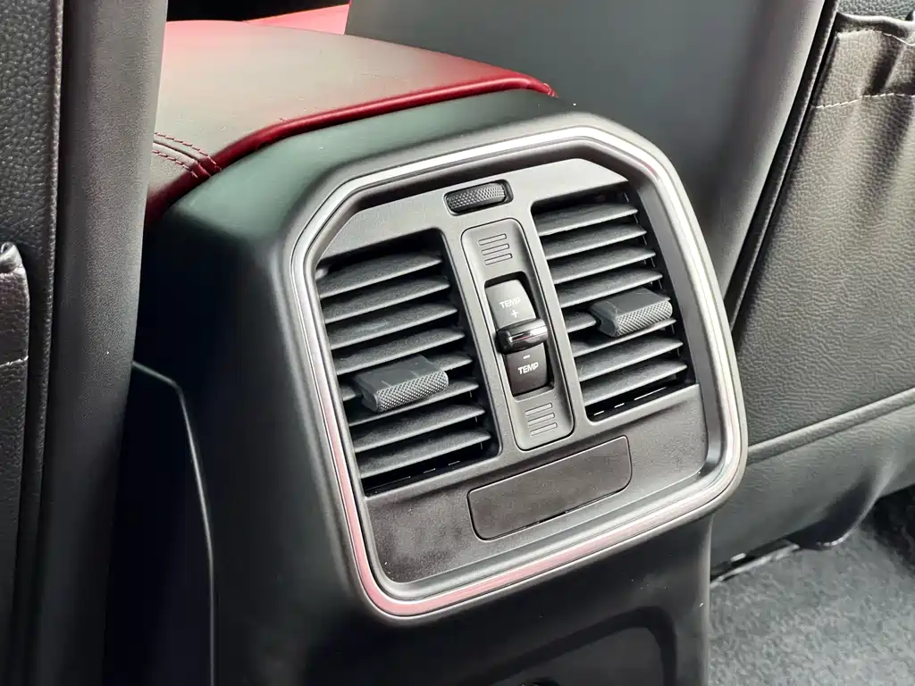 Porsche Macan 2023 — фото 20