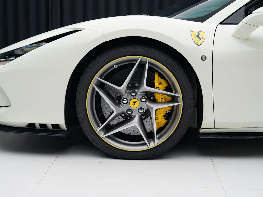 Ferrari F8 2022 — фото 10