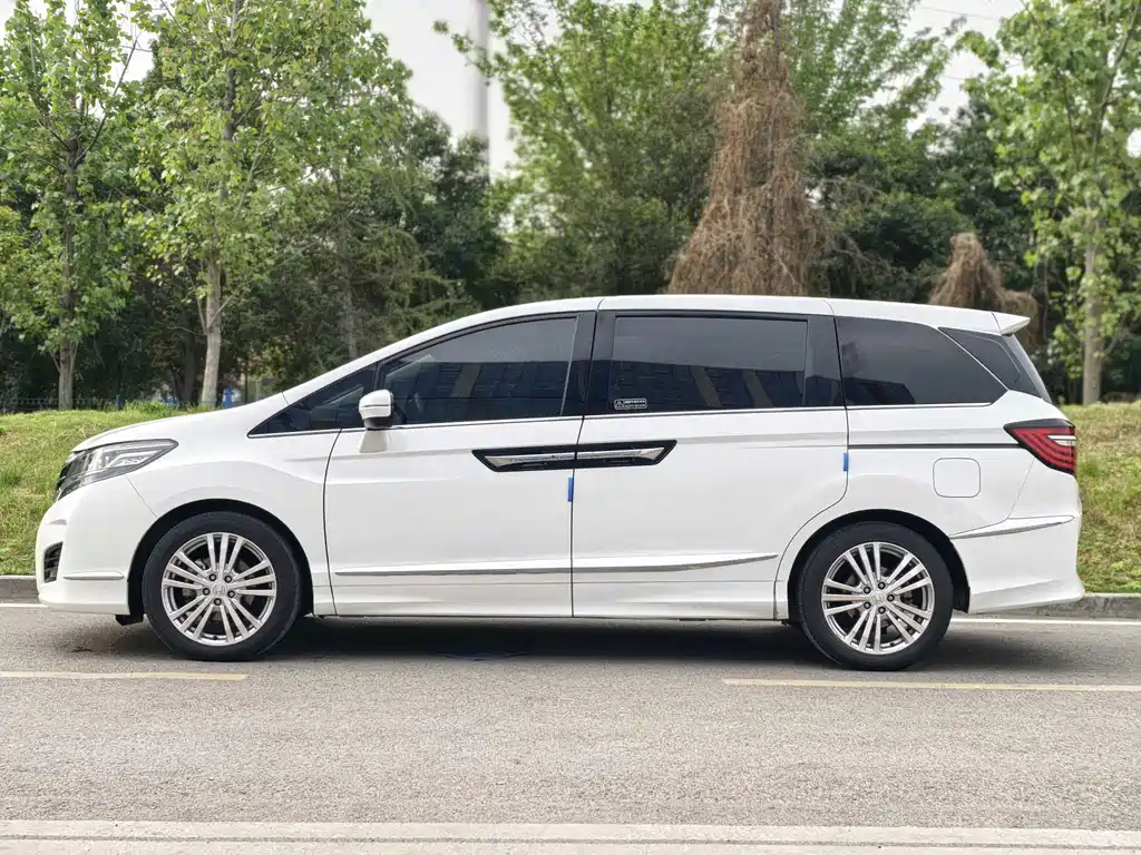 Honda Elysion 2018 — фото 16