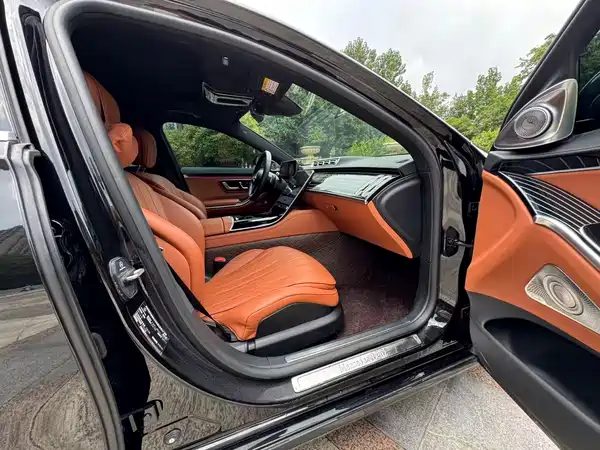 Mercedes-Benz S-Class 2025