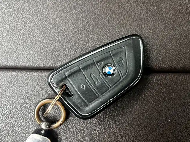 BMW 5 Series 2021 — фото 13