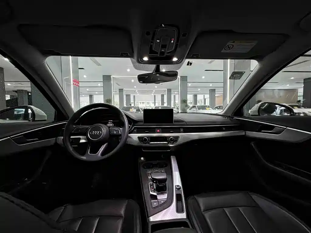 Audi A4L 2016