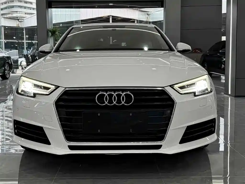 Audi A4L 2016