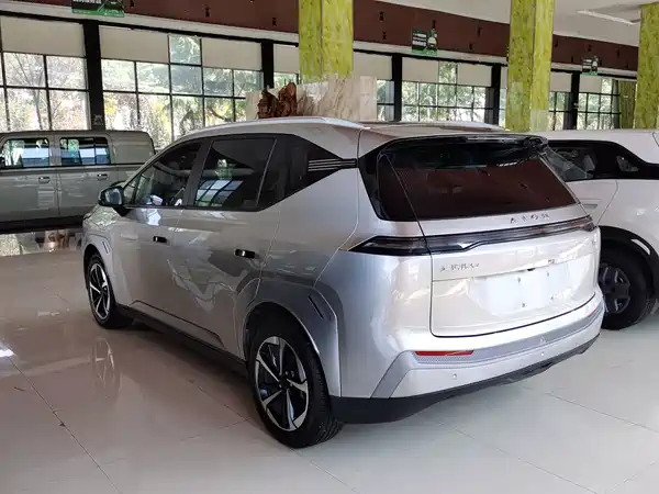 Aion Y 2025