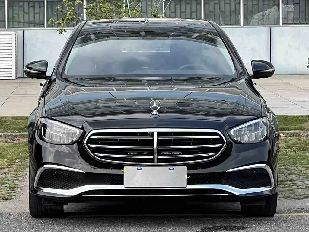 Mercedes-Benz E-Class 2024 — фото 2