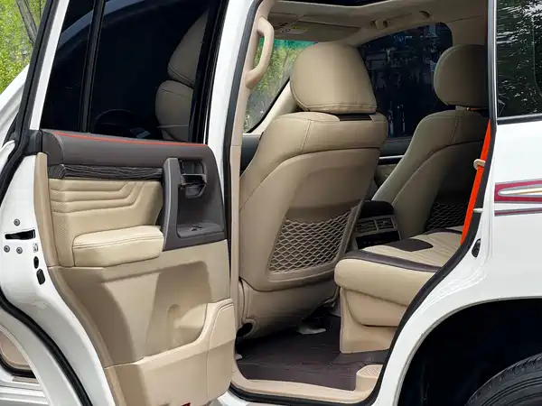 Toyota Land Cruiser 2012