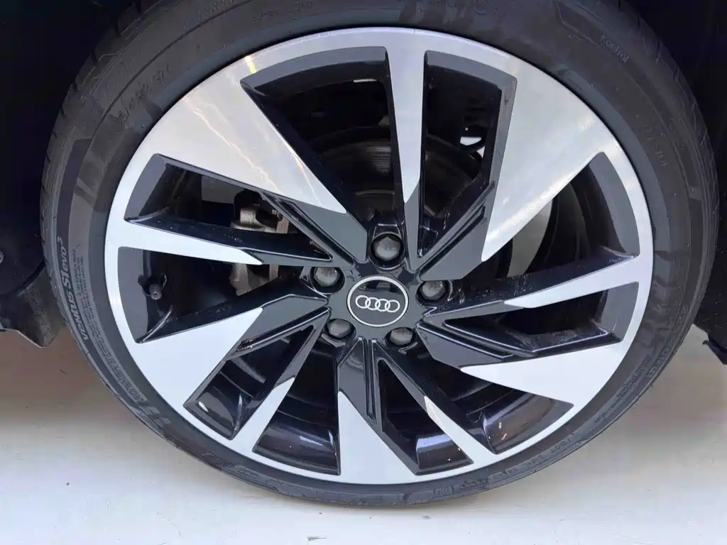 Audi A3 2023 — фото 15
