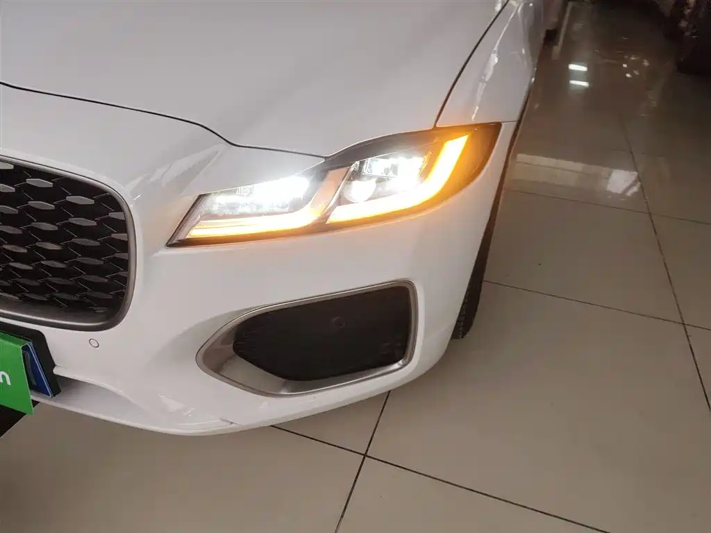 Jaguar XFL 2023 — фото 18