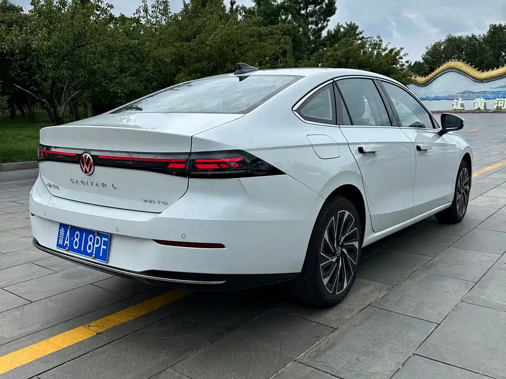 Volkswagen Sagitar 2025