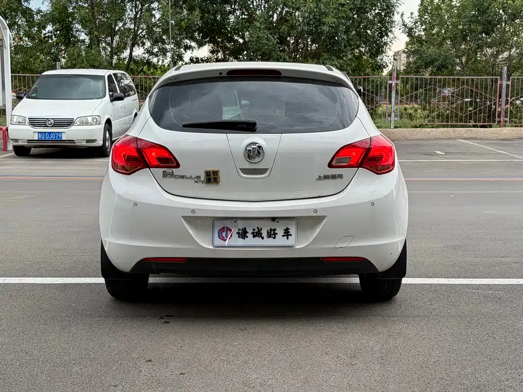 Buick Excelle 2013