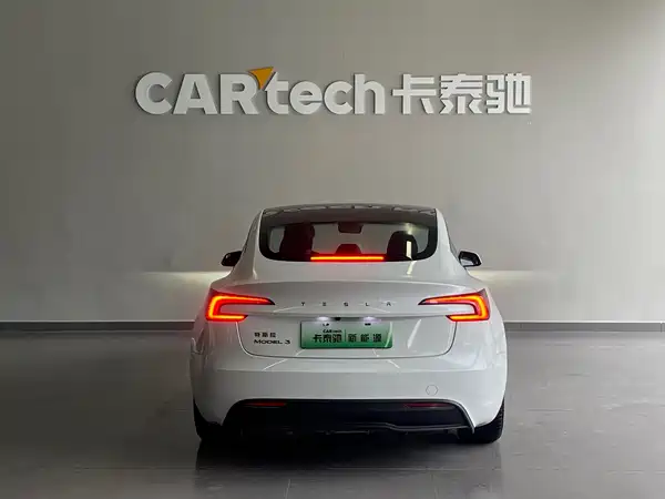 Tesla Model 3 2025