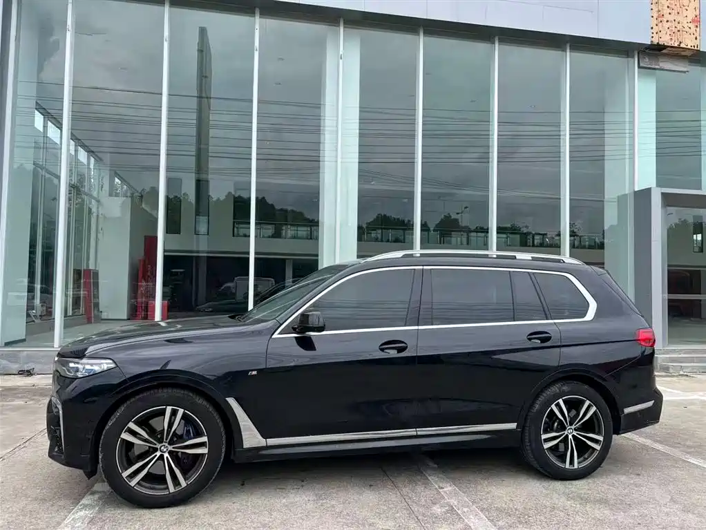 BMW X7 2023