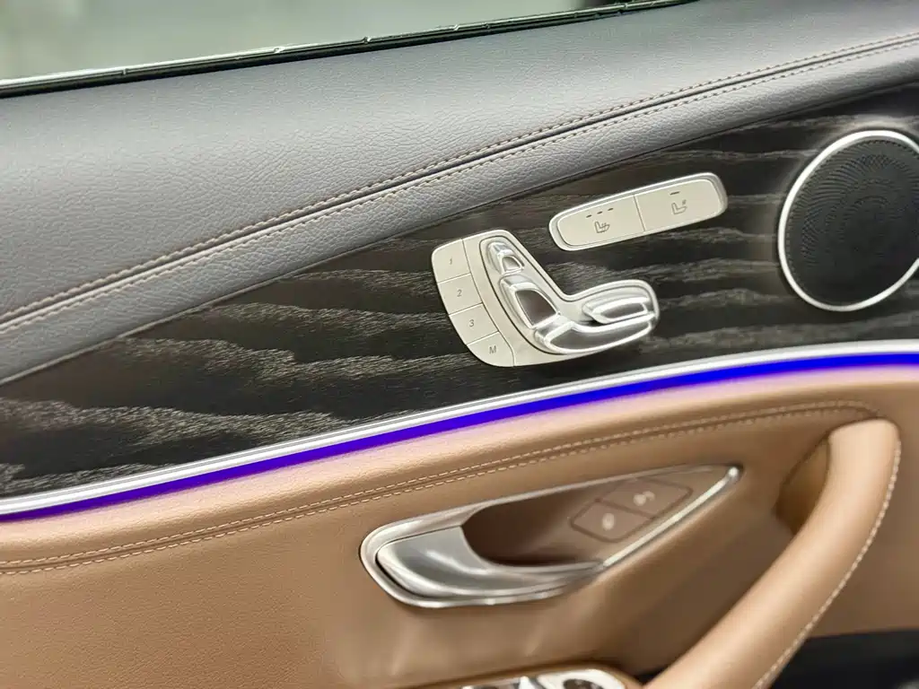 Mercedes-Benz E-Class 2023 — фото 17