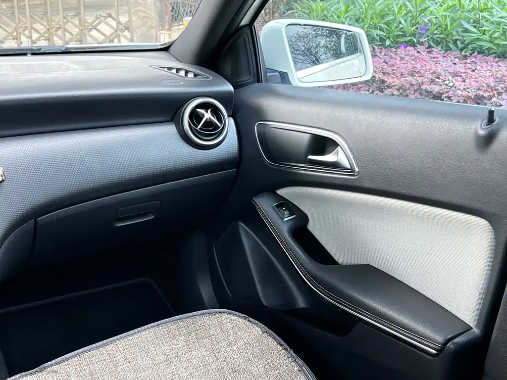 Mercedes-Benz A-Class 2014 — фото 13