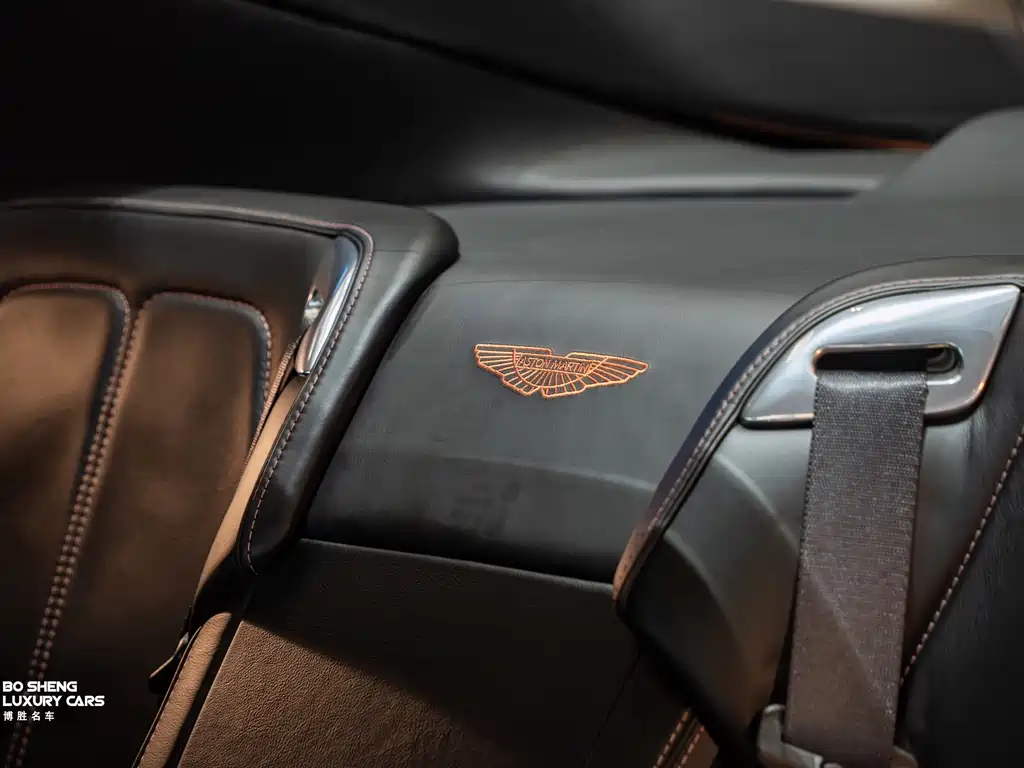 Aston Martin Virage 2016 — фото 19