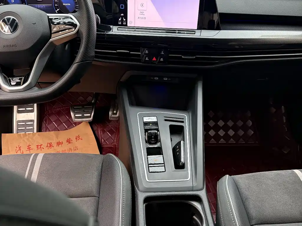 Volkswagen Golf 2024