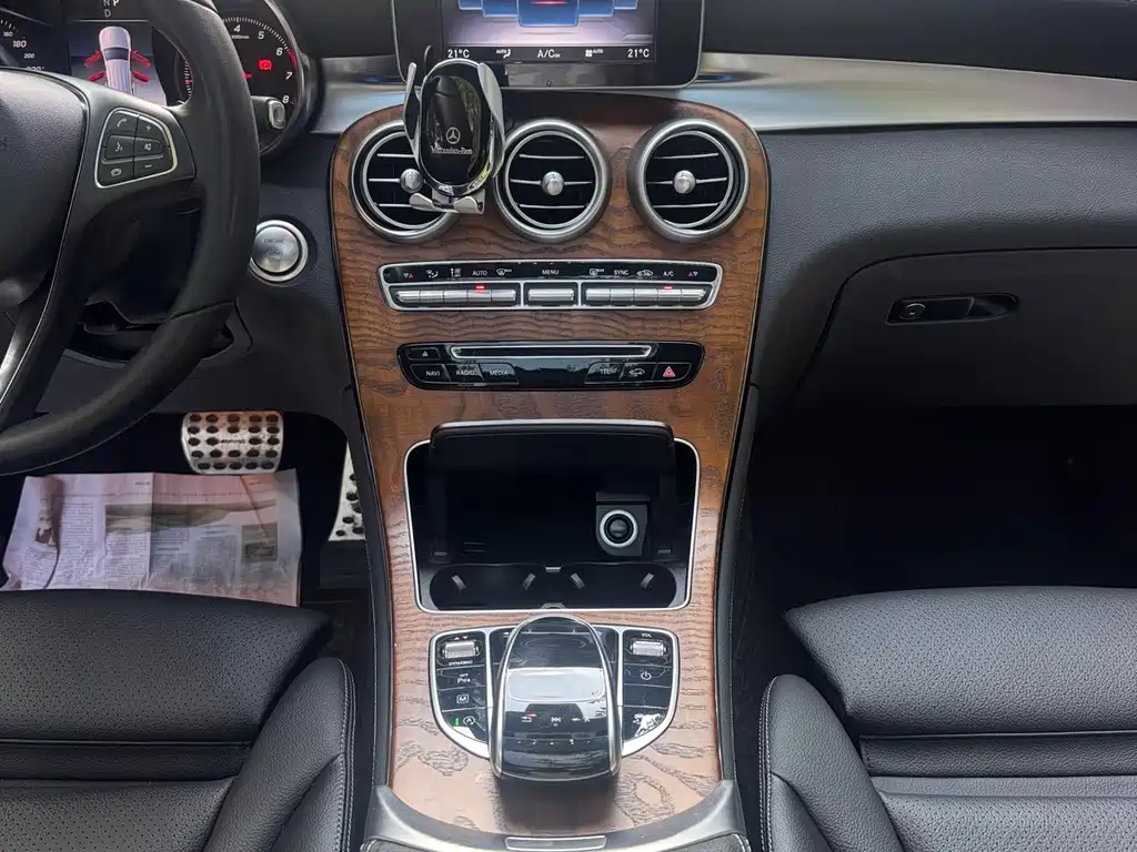Mercedes-Benz GLC 2018 — фото 17