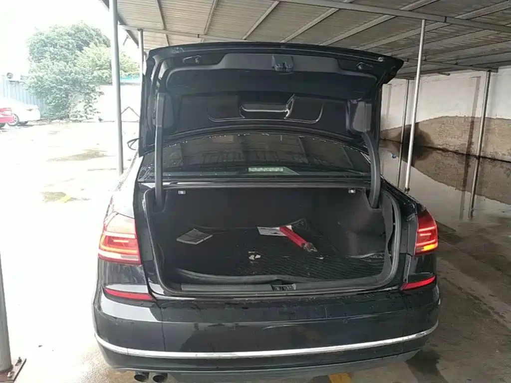 Volkswagen Passat 2018 — фото 19
