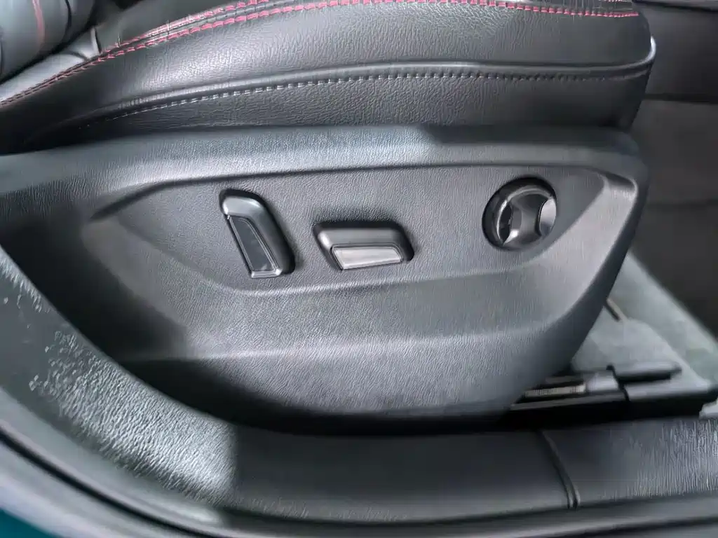 Audi Q2L 2023 — фото 18