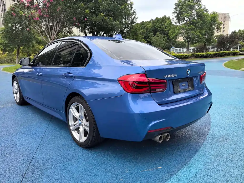 BMW 3 Series 2018 — фото 9