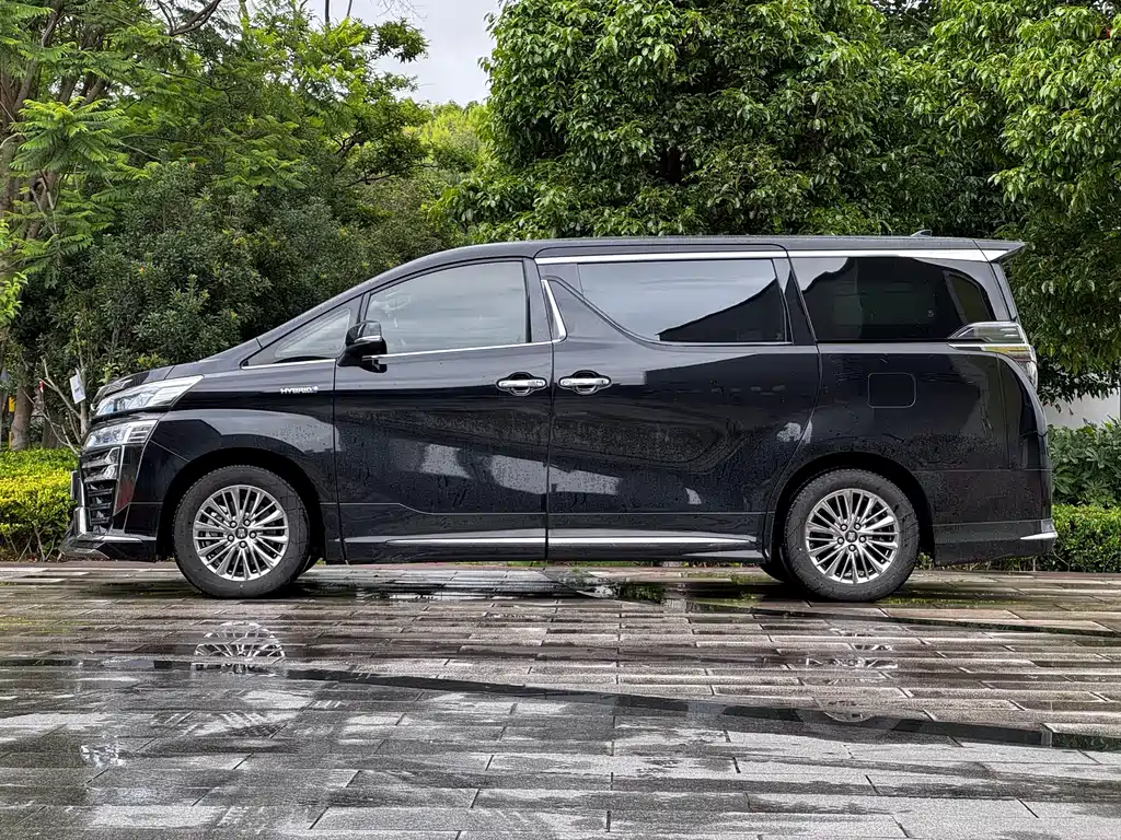 Toyota Alphard 2022