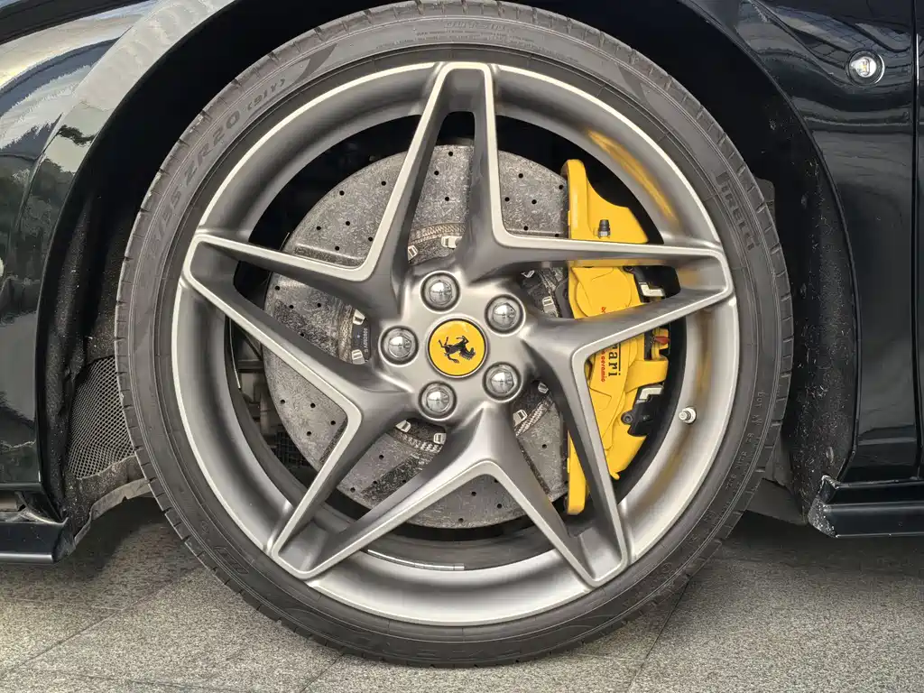 Ferrari F8 2022 — фото 15