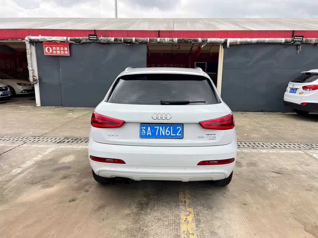Audi Q3 2015 — фото 18