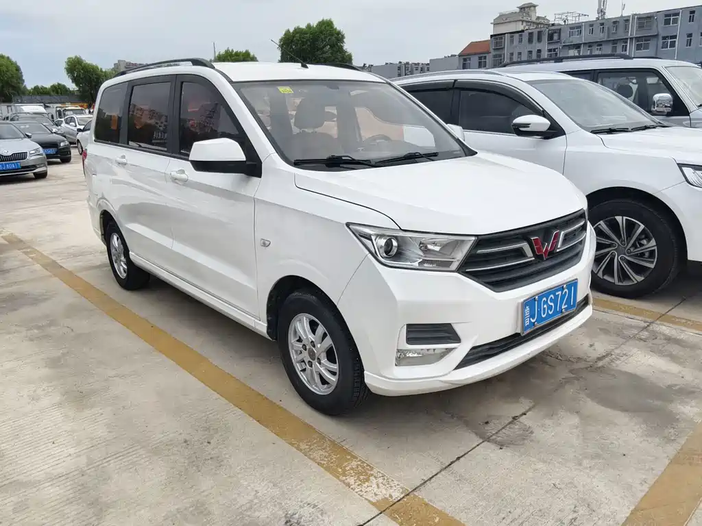 Wuling Hongguang 2018 — фото 3