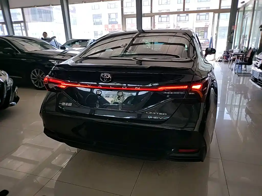 Toyota Avalon 2025
