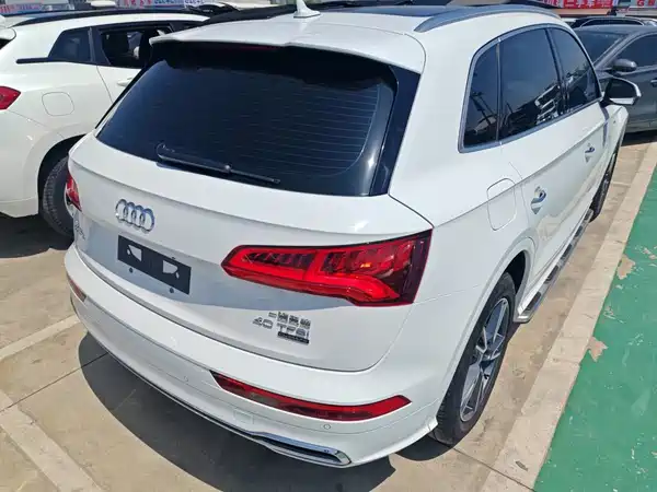 Audi Q5L 2021
