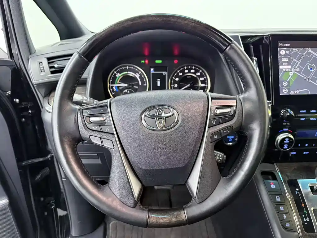 Toyota Vellfire 2022 — фото 18