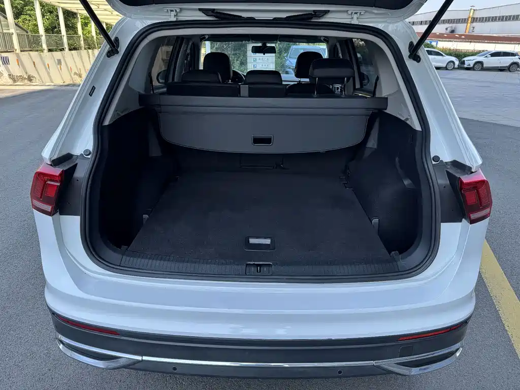 Volkswagen Tiguan L 2022 — фото 21