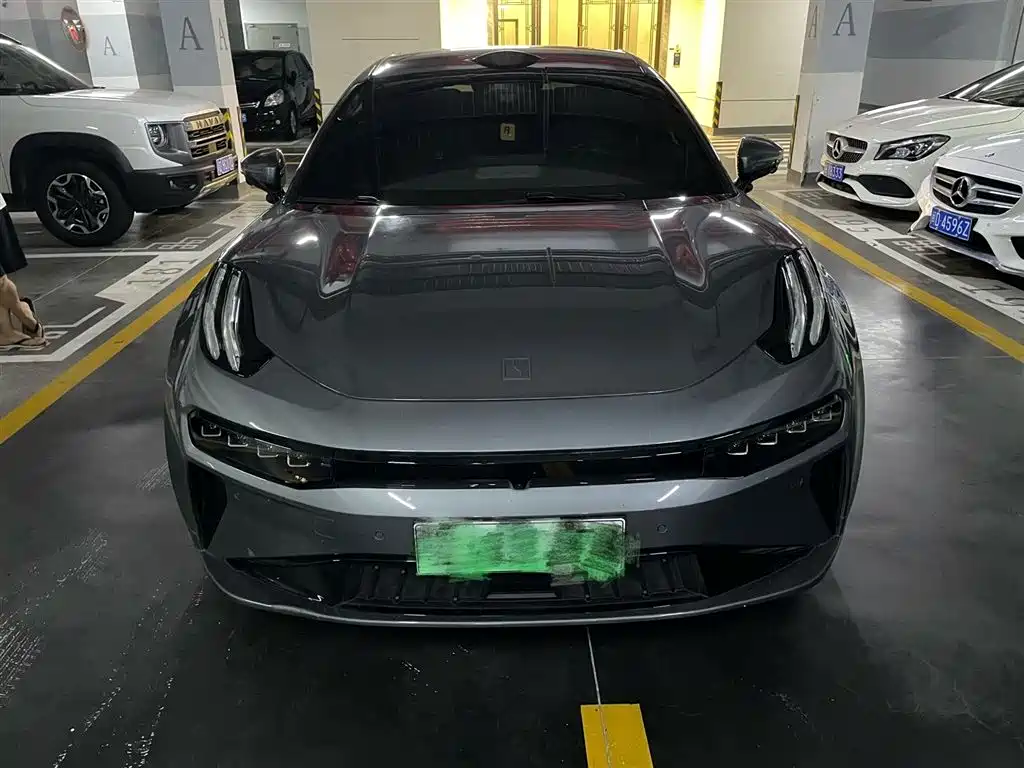Zeekr 001 2024