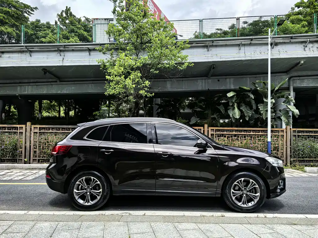 Borgward BX7 2019 — фото 12