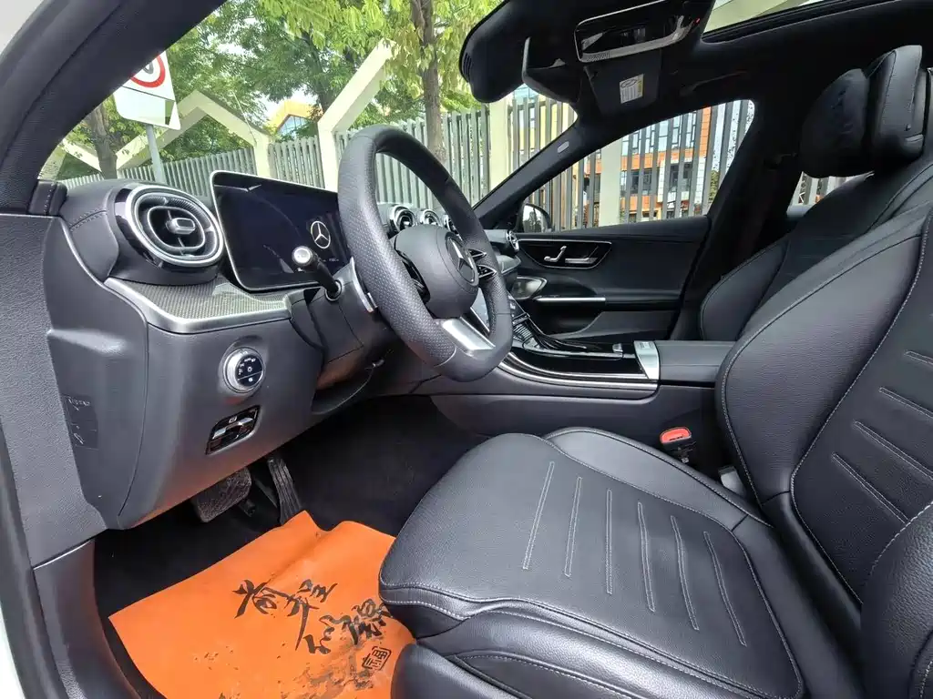 Mercedes-Benz C-Class 2023 — фото 8