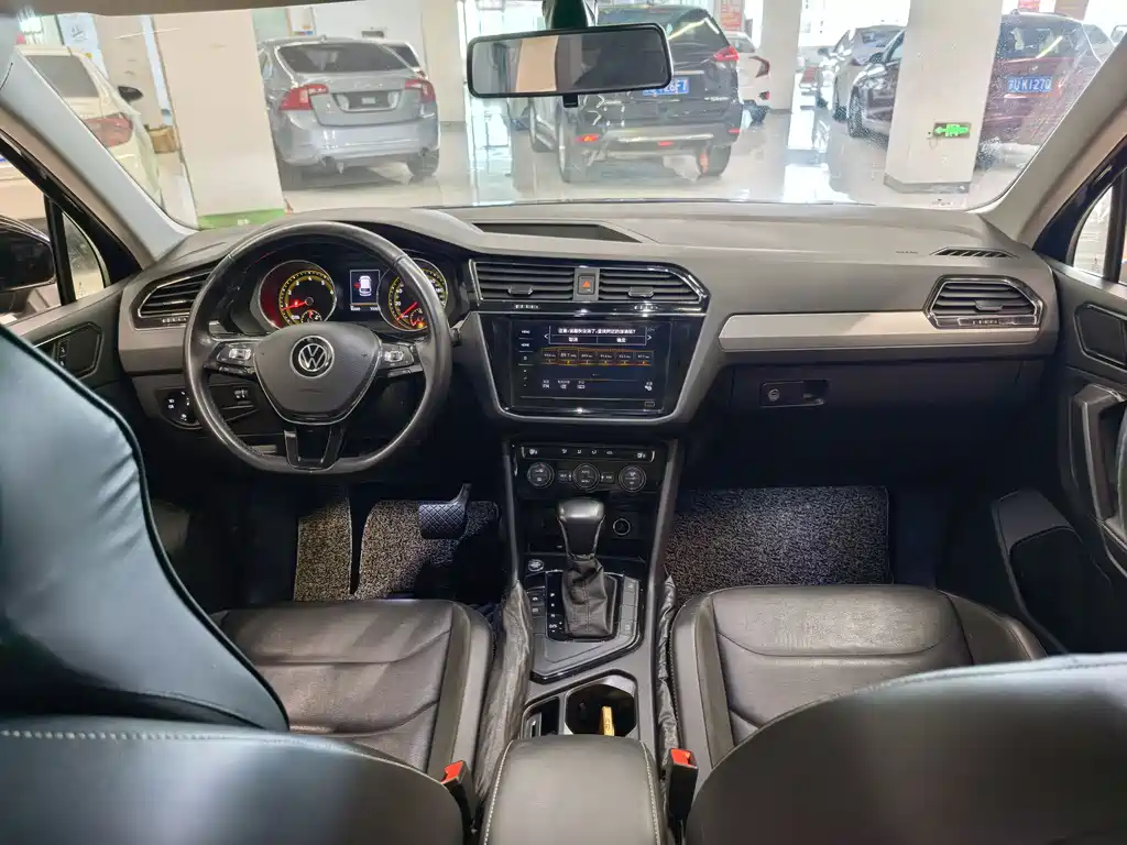 Volkswagen Tiguan L 2021 — фото 10