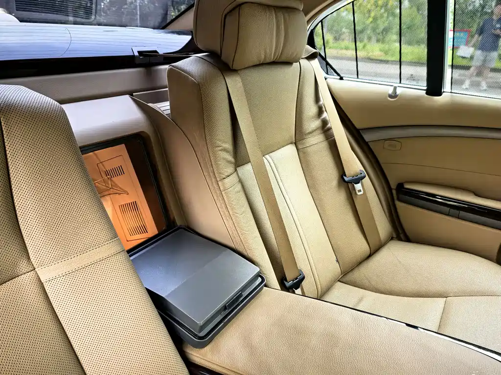 BMW 7 Series 2007 — фото 13