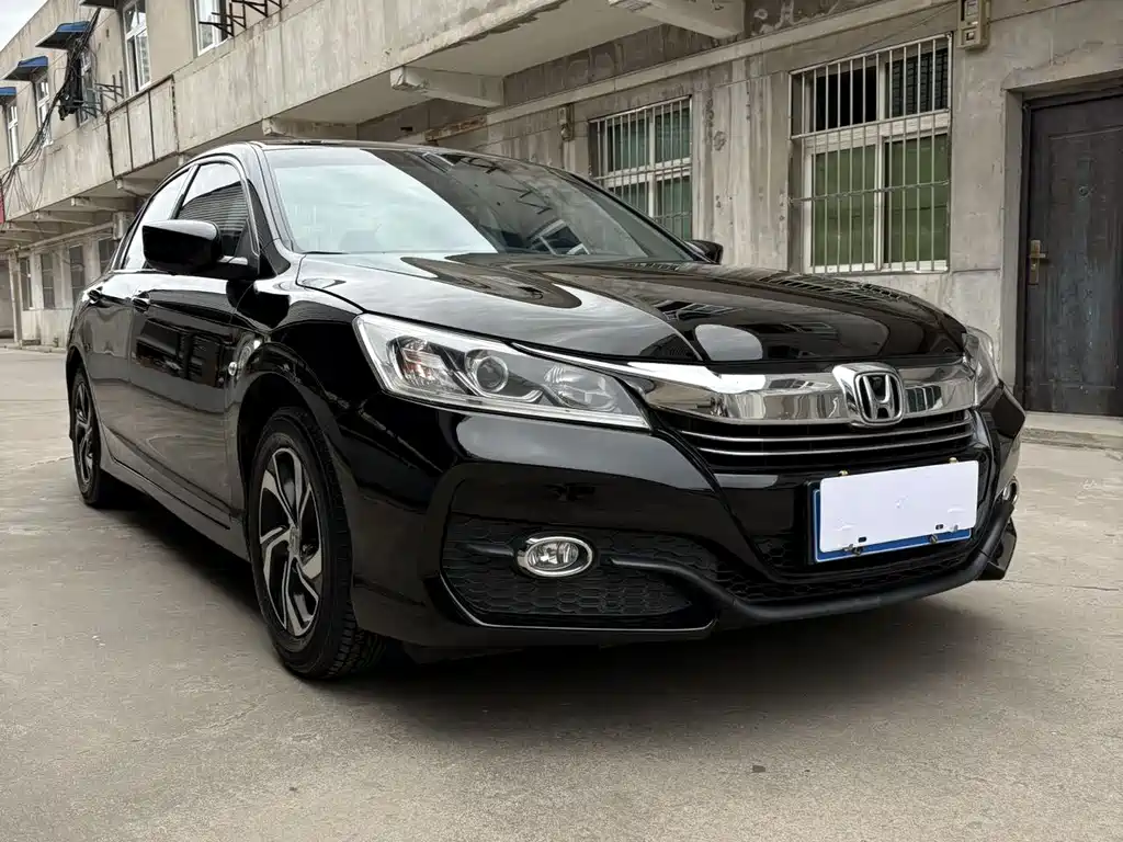 Honda Accord 2017 — фото 3