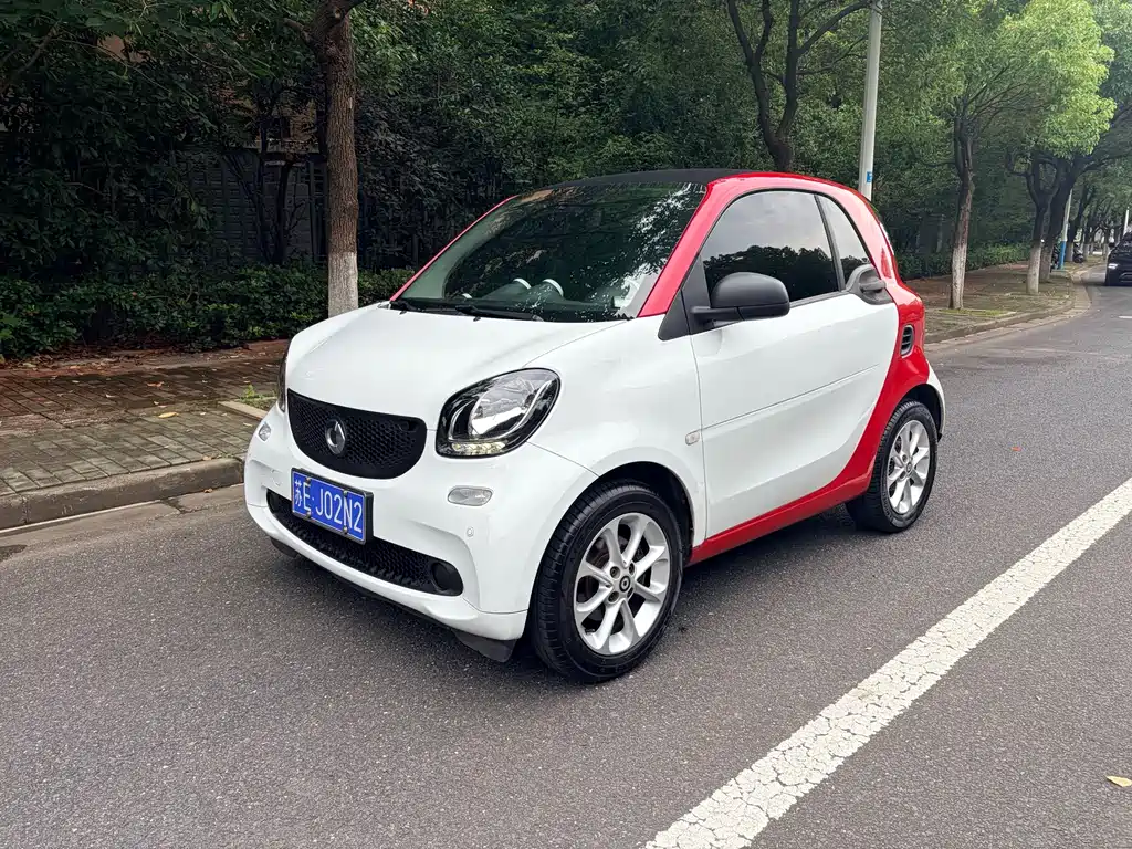 smart fortwo 2017 — фото 1