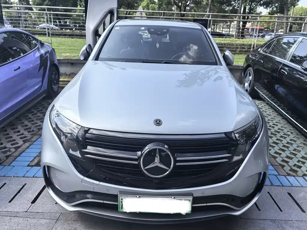 Mercedes-Benz EQC 2020 — фото 2