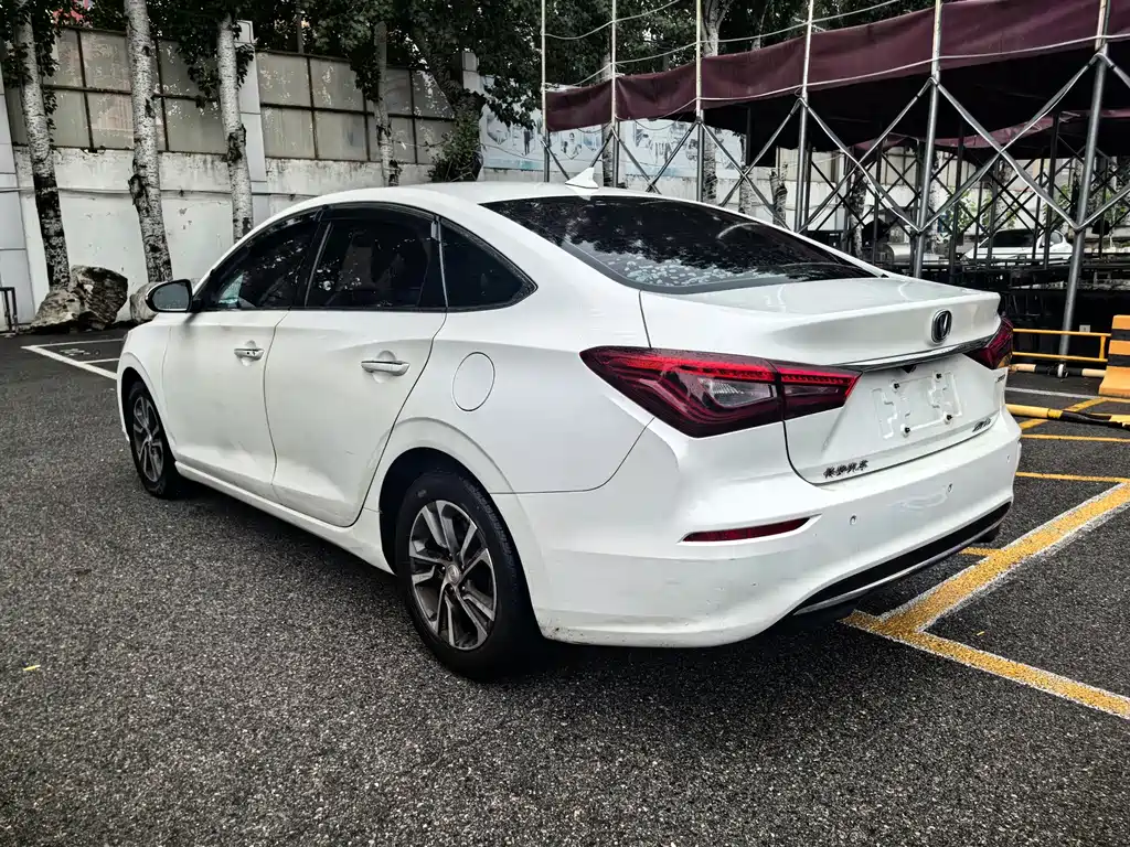 Changan Eado 2018 — фото 13