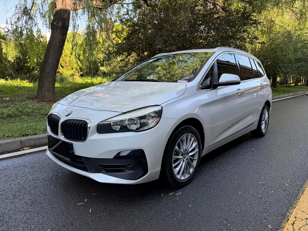 BMW 2 Series Wagon 2019 — фото 1