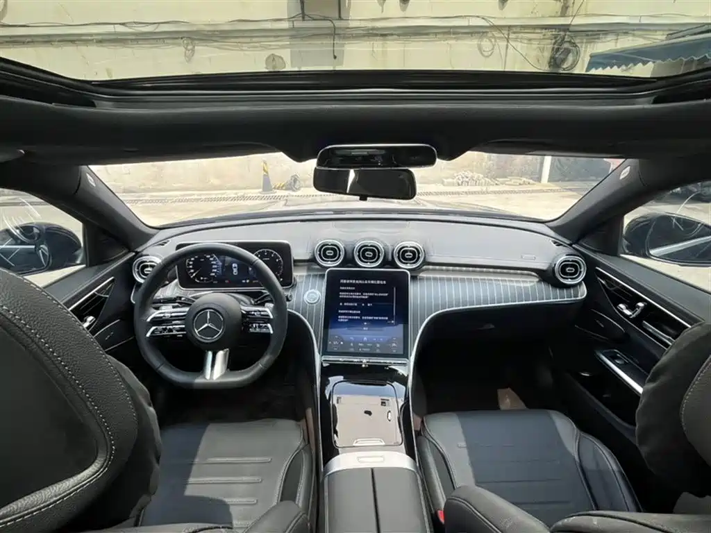 Mercedes-Benz C-Class 2023 — фото 16