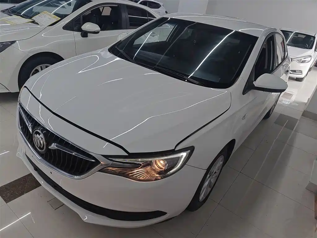 Buick Excelle 2019 — фото 1