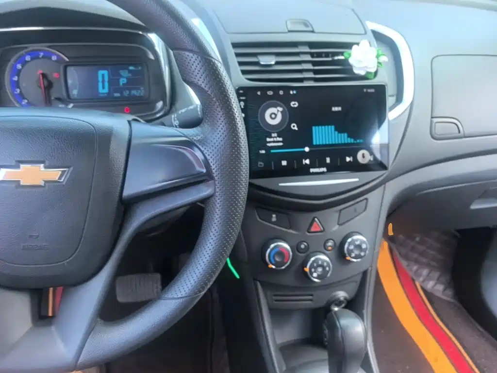Chevrolet Trax 2015 — фото 10