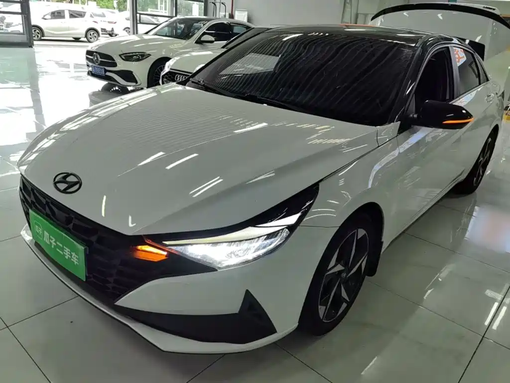 Hyundai Elantra 2023