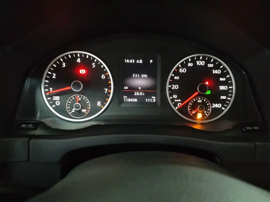 Volkswagen Tiguan 2015 — фото 12