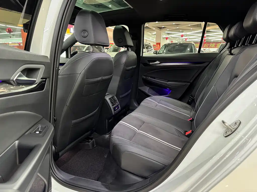 Volkswagen Golf 2023