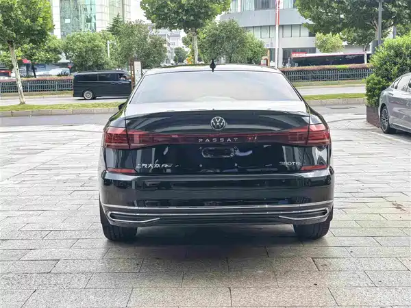 Volkswagen Passat 2023