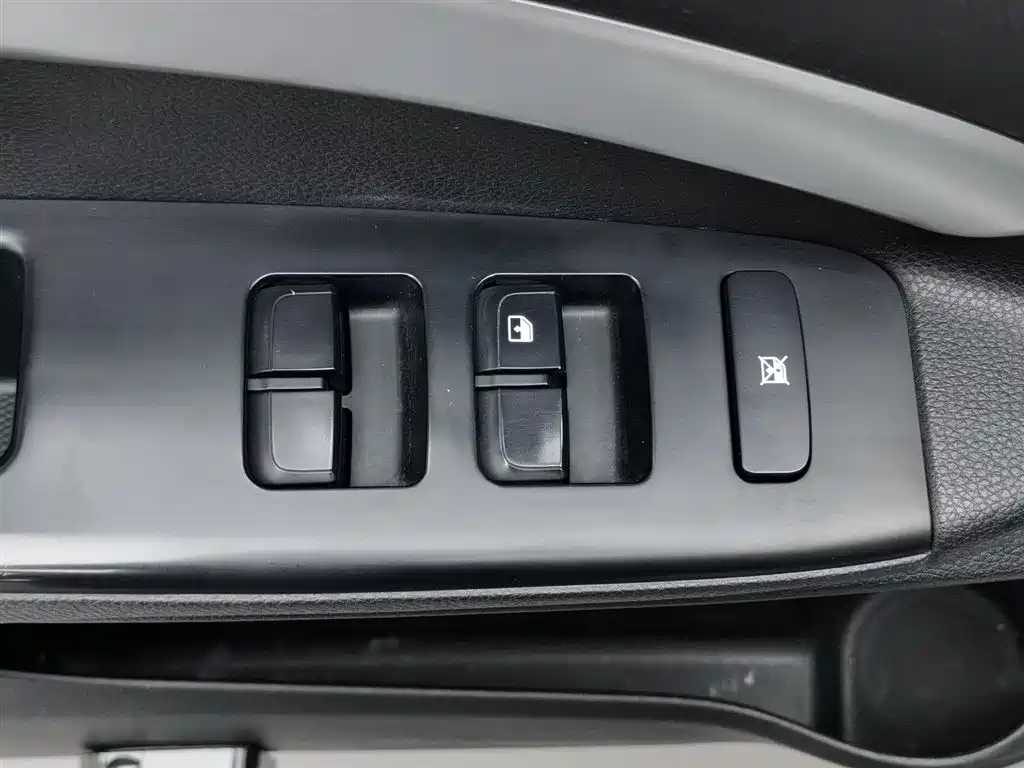 Kia KX1 2019 — фото 9